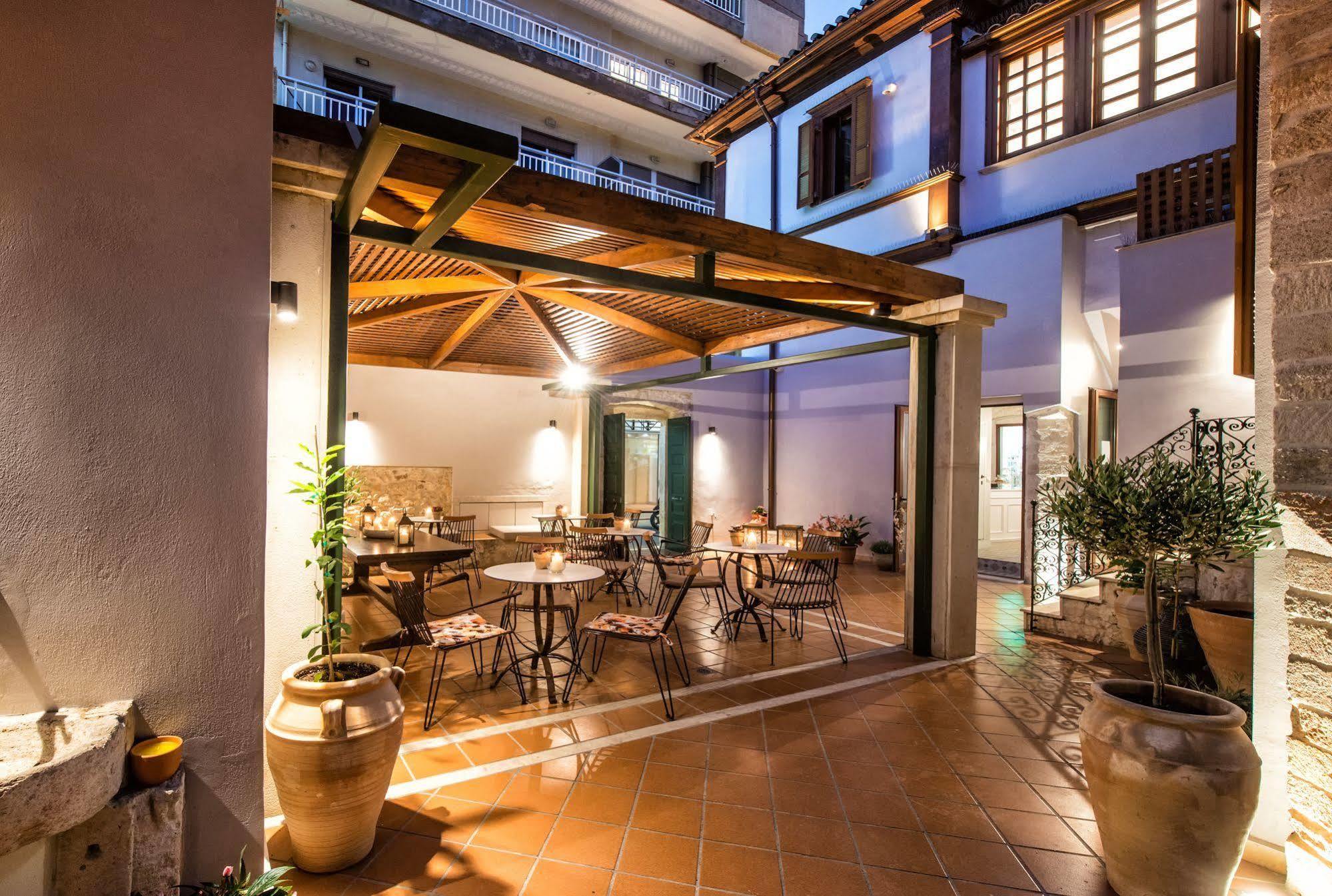 Veneziano Boutique Hotel Heraklion  ภายนอก รูปภาพ